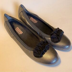 Munro walking comfort shoes Silver Leather Ballet Flats round toe -8.5
